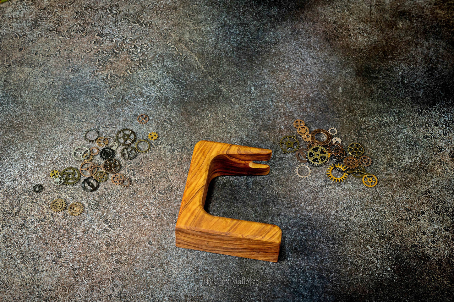 Sand clock 10 min made of olive wood, original design of the handmade interchangeable hourglass