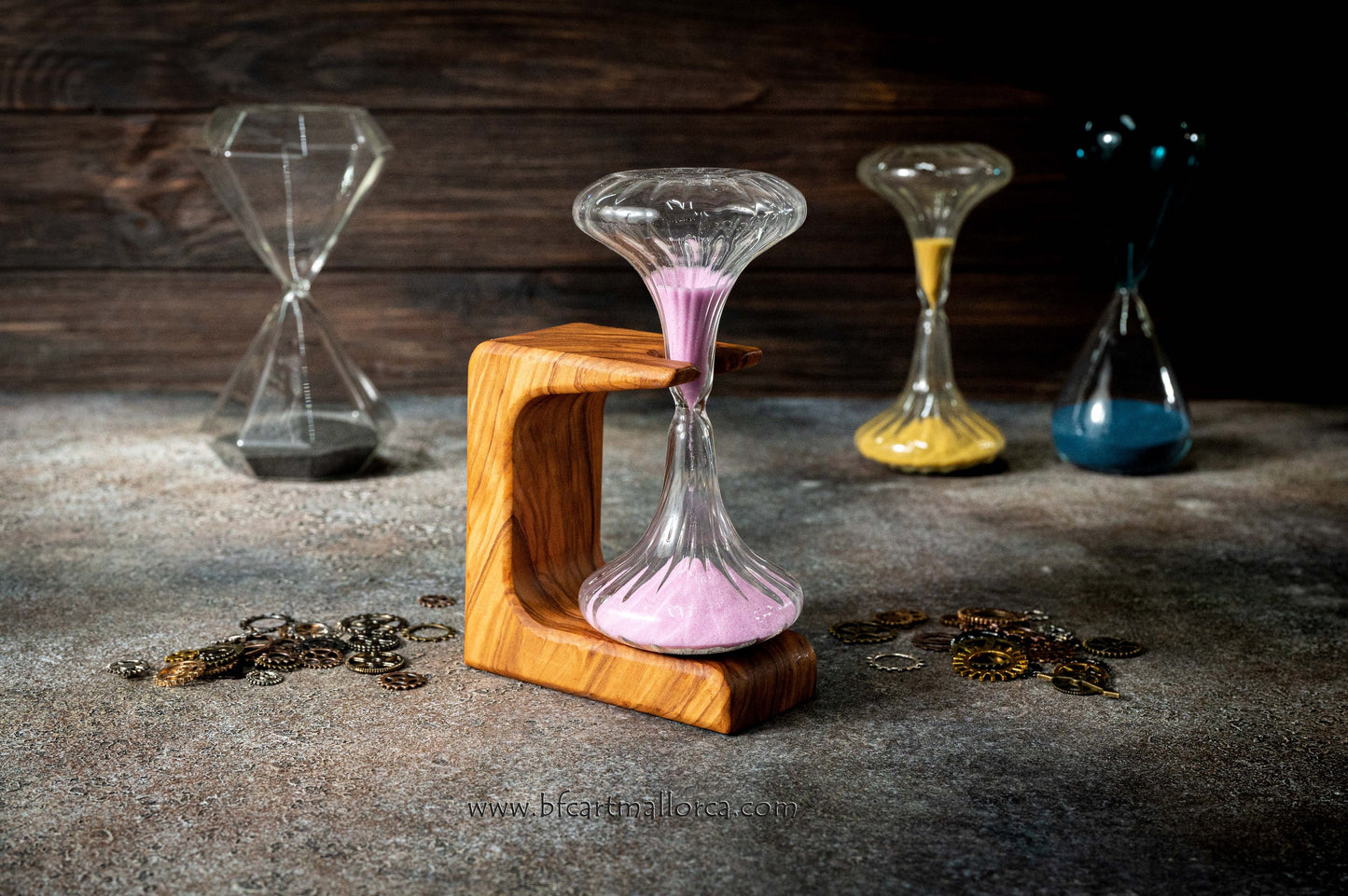 Sand clock 10 min made of olive wood, original design of the handmade interchangeable hourglass