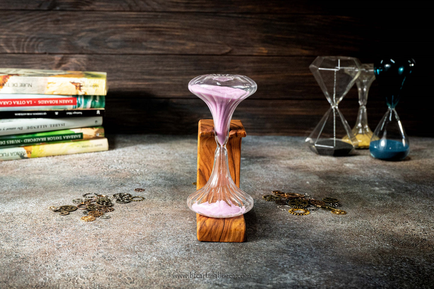 Sand clock 10 min made of olive wood, original design of the handmade interchangeable hourglass