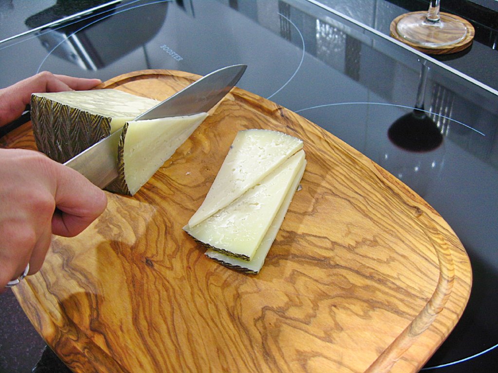 Kitchen Board With exterior Groove in Olive Wood ideal for Cutting Bread, Cheeses and all kinds of Sausages