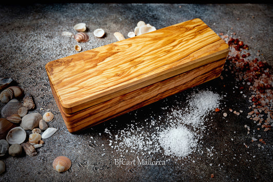 Large salt shaker with a useful lid and 3 compartments of olive wood for all kinds of salt, spices and all kinds of condiments, salt cellar
