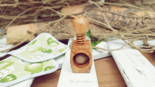 Nutbreaker Olive Wood, Wooden Nutcracker, Eco-friendly Nutcracker, Threaded Nutbreaker, Pressure Breaker Nutcracker, Turning Nutbreaker
