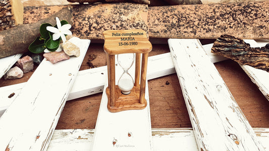 Sand timer 3 or 5 minutes, customizable olive wood hourglass, decorative desktop hourglass.