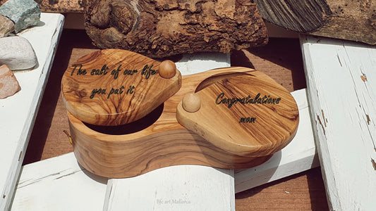 Wooden Table Salt Shaker, Personalize Gift wooden salt shaker, Salt and Sugar, Gift for Mom, Christmas ,Father's Day, Mother's Day, etc.