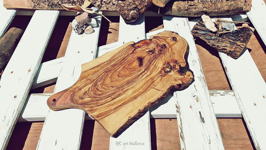 Customizable Large Rustic Rustic Cutting Boards for the Kitchen with Live Edges, Handcrafted Chopping Board With Handle Live Edge