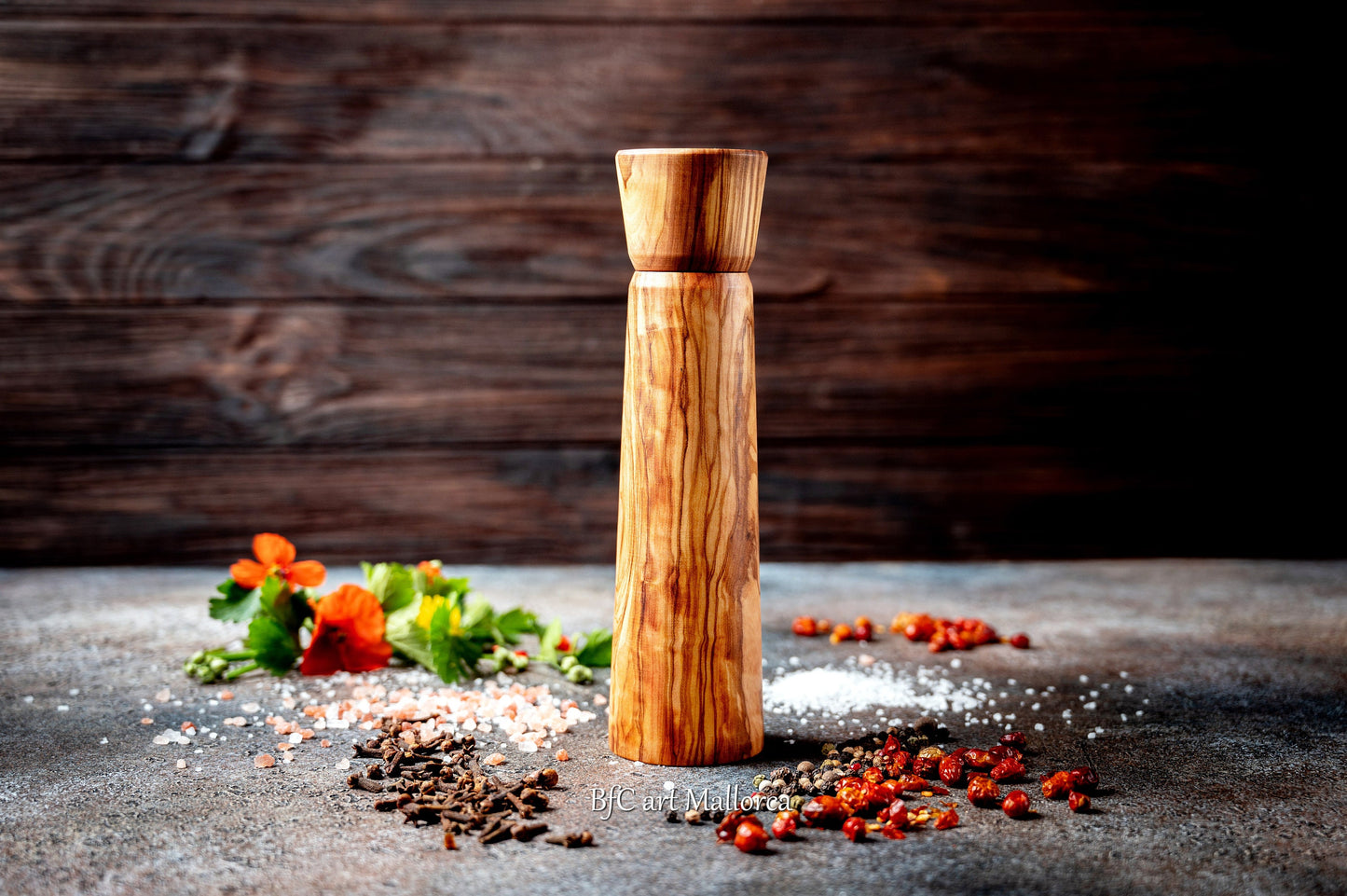 Pepper mills With Adjustable Ceramic Mechanism plus base plate for the Pepper grinder, Table Pepper Grinder Handmade and salt shaker
