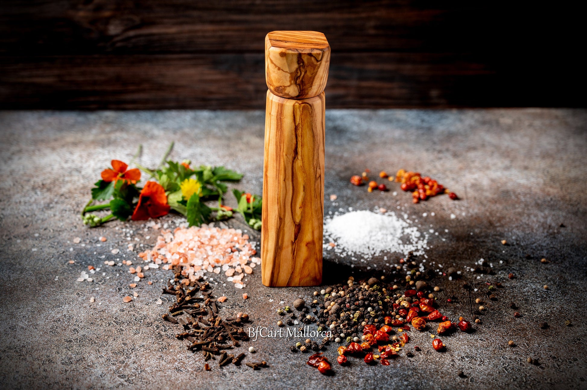 Pepper grinder olive wood with plate, Pepper shakers parts with ceramic grinding system, pepper grinder with tray