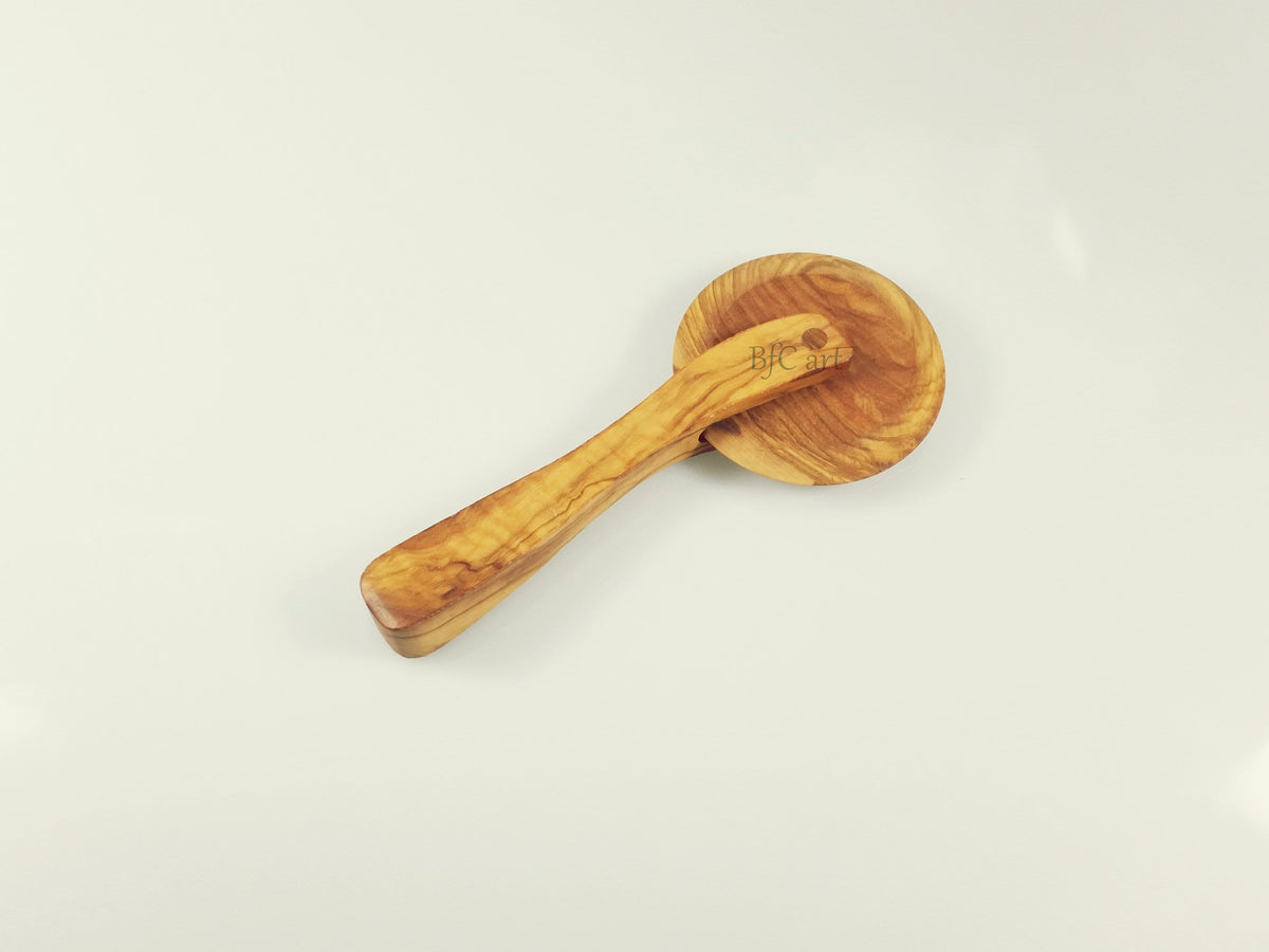 Handcrafted Olive Wood Pizza Cutter: Rustic Kitchen Decor