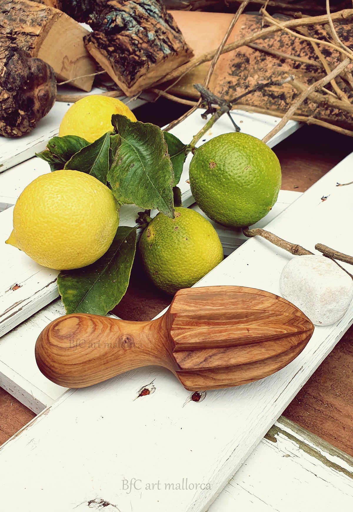 Handmade Olive Wood Citrus Reamer: Quick Juice Squeezer (5.1 inch)