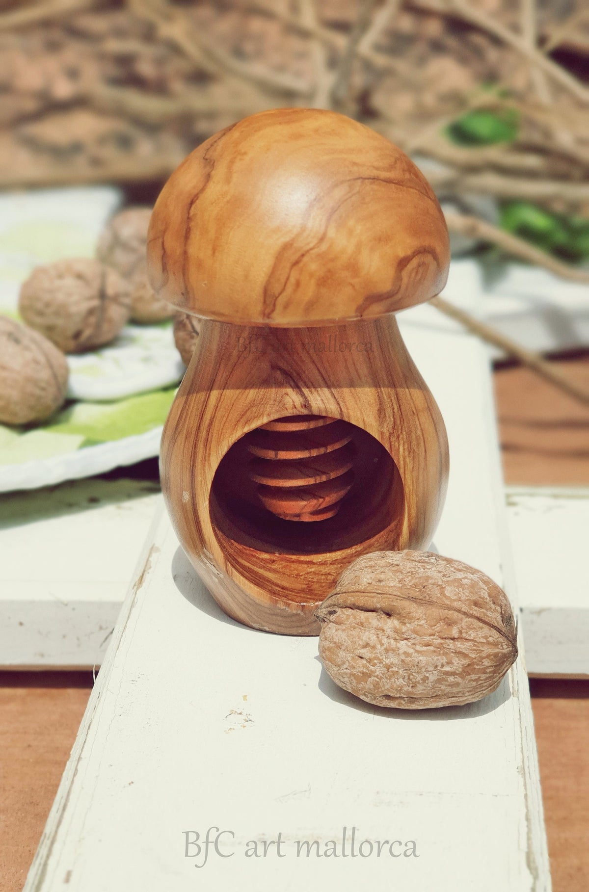 Nutcracker Mushroom, Nutbreaker Olive Wood, Wooden Nutcracker, Eco-friendly Nut Cracker, Pressure Breaker Nutcracker, Smashed Walnut