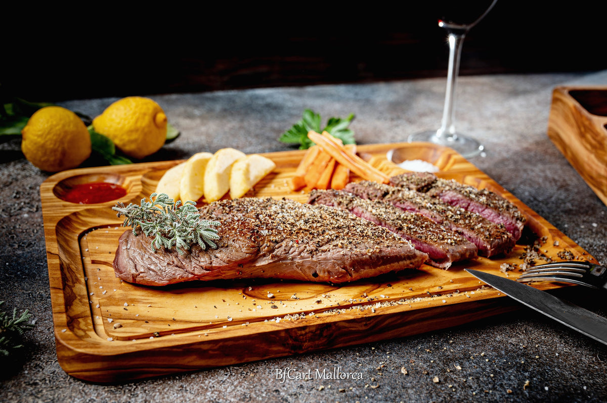 Set of 4 Steak Boards for Meat and Barbecues, Steak Plate set with Juice Channel, Olive Wood Meat Plate, BBQ Meals Serving Board Grill Plate