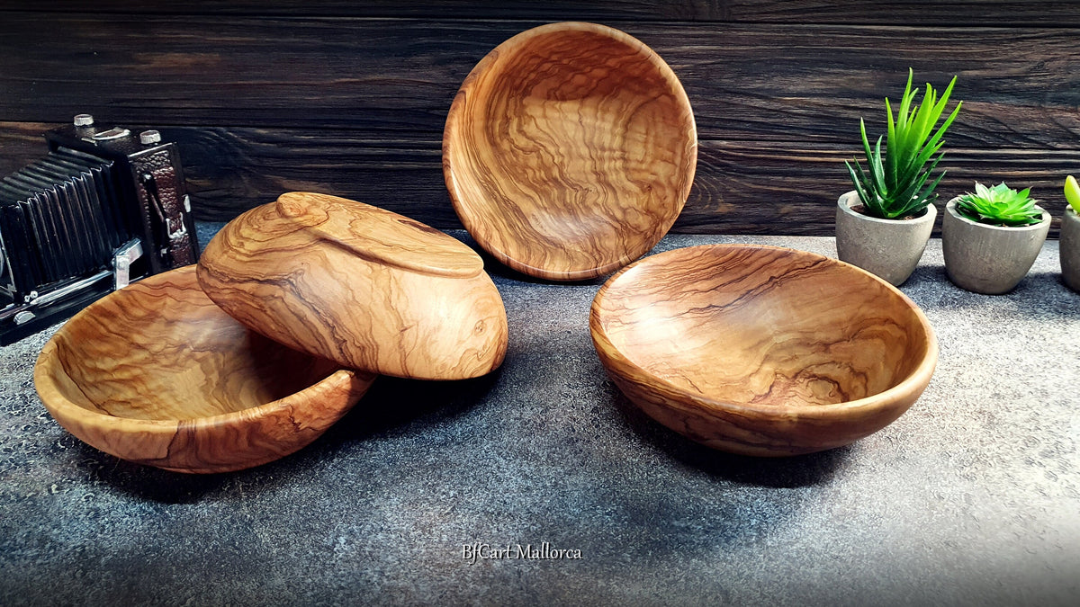 Set of 4 olive wood bowls: small rustic bowls for serving desserts and cereals.