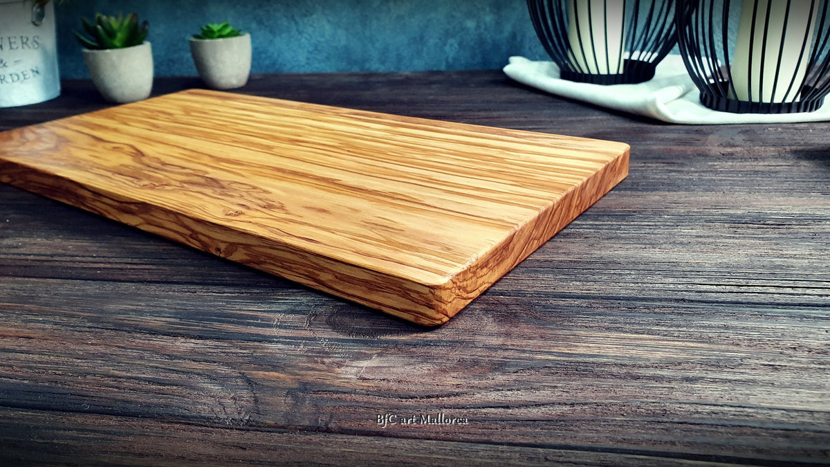 Customizable olive wood chopping board, ideal for wedding gifts, new home, birthdays, etc.