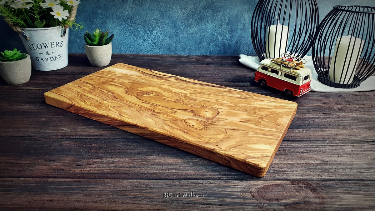Customizable olive wood chopping board, ideal for wedding gifts, new home, birthdays, etc.