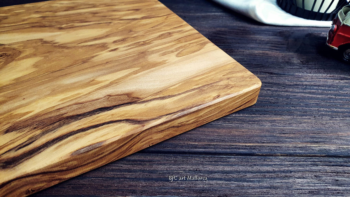 Customizable olive wood chopping board, ideal for wedding gifts, new home, birthdays, etc.