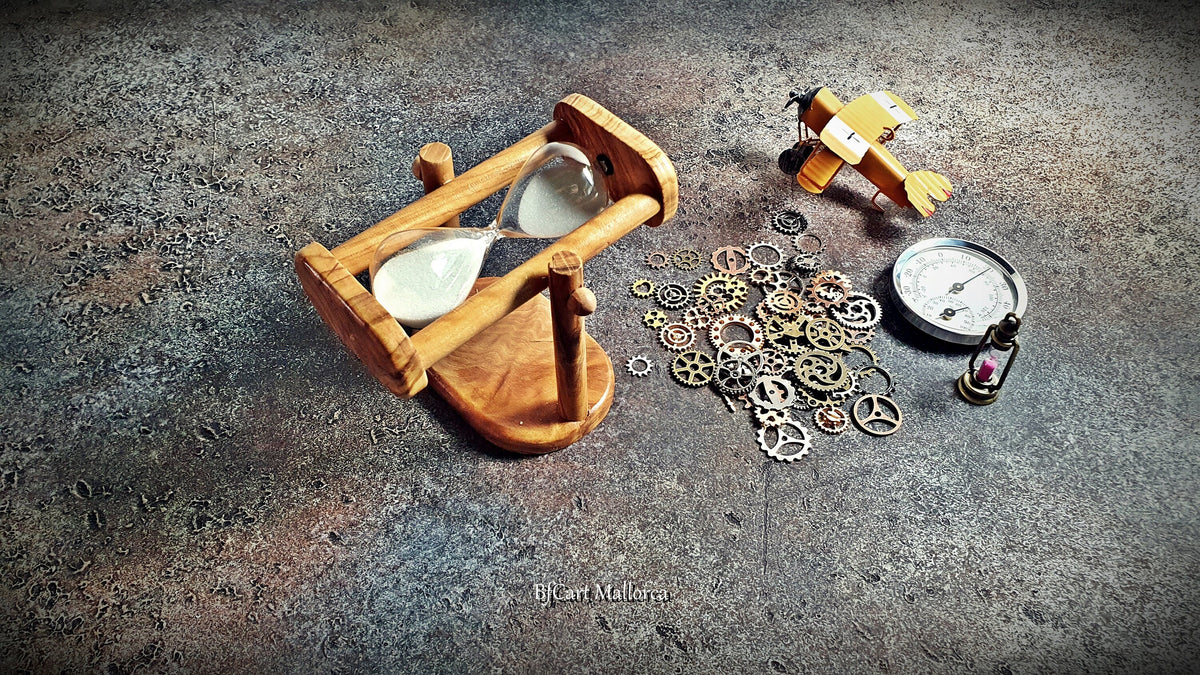 Rotating Olive Wood Sand Timer: Customizable 3-Minute Hourglass