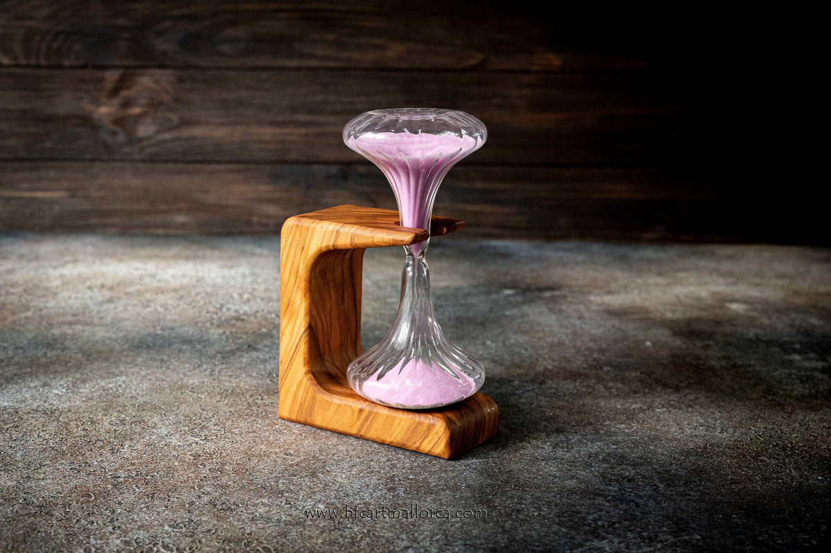 Customizable Hourglass original design with an olive wood support 10 min