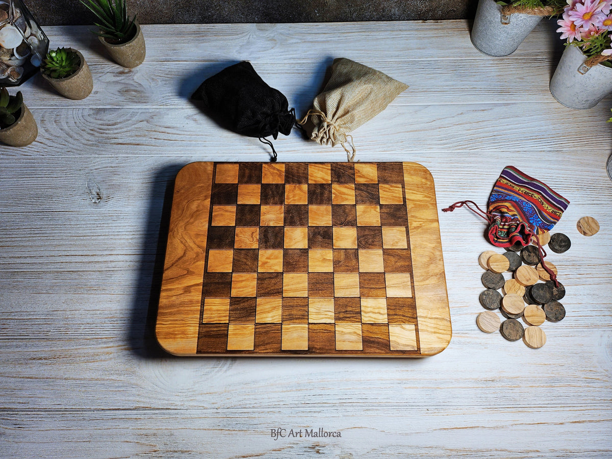 Rustic Olive Wood Chess Set: Handcrafted Game Board & Decor