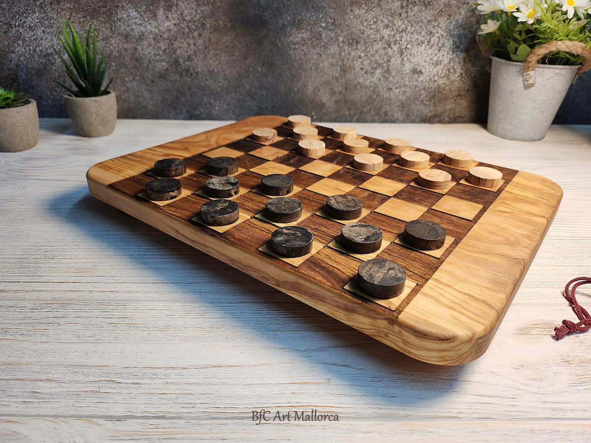 Rustic Olive Wood Chess Set: Handcrafted Game Board & Decor