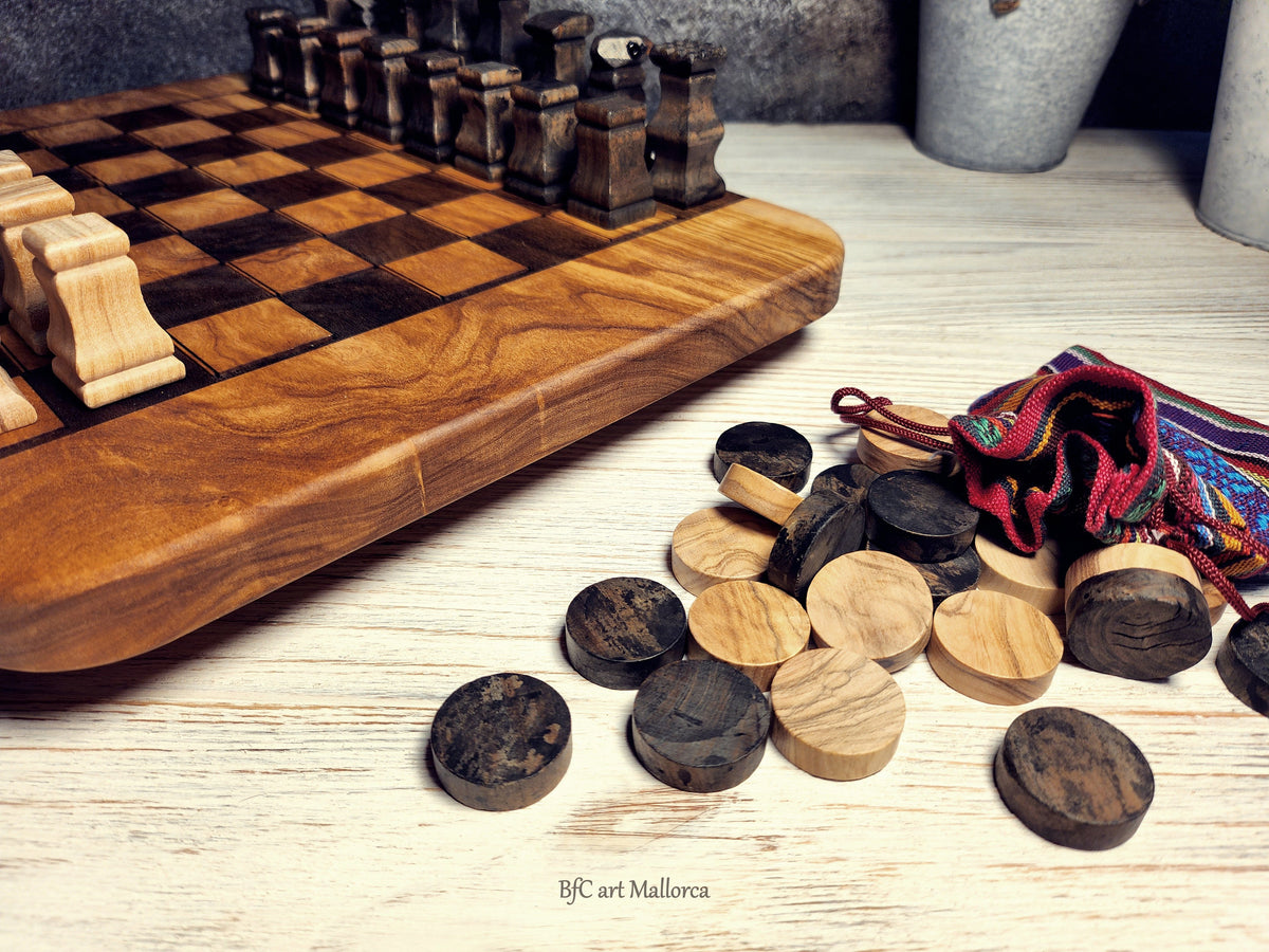 Rustic Olive Wood Chess Set: Handcrafted Game Board & Decor