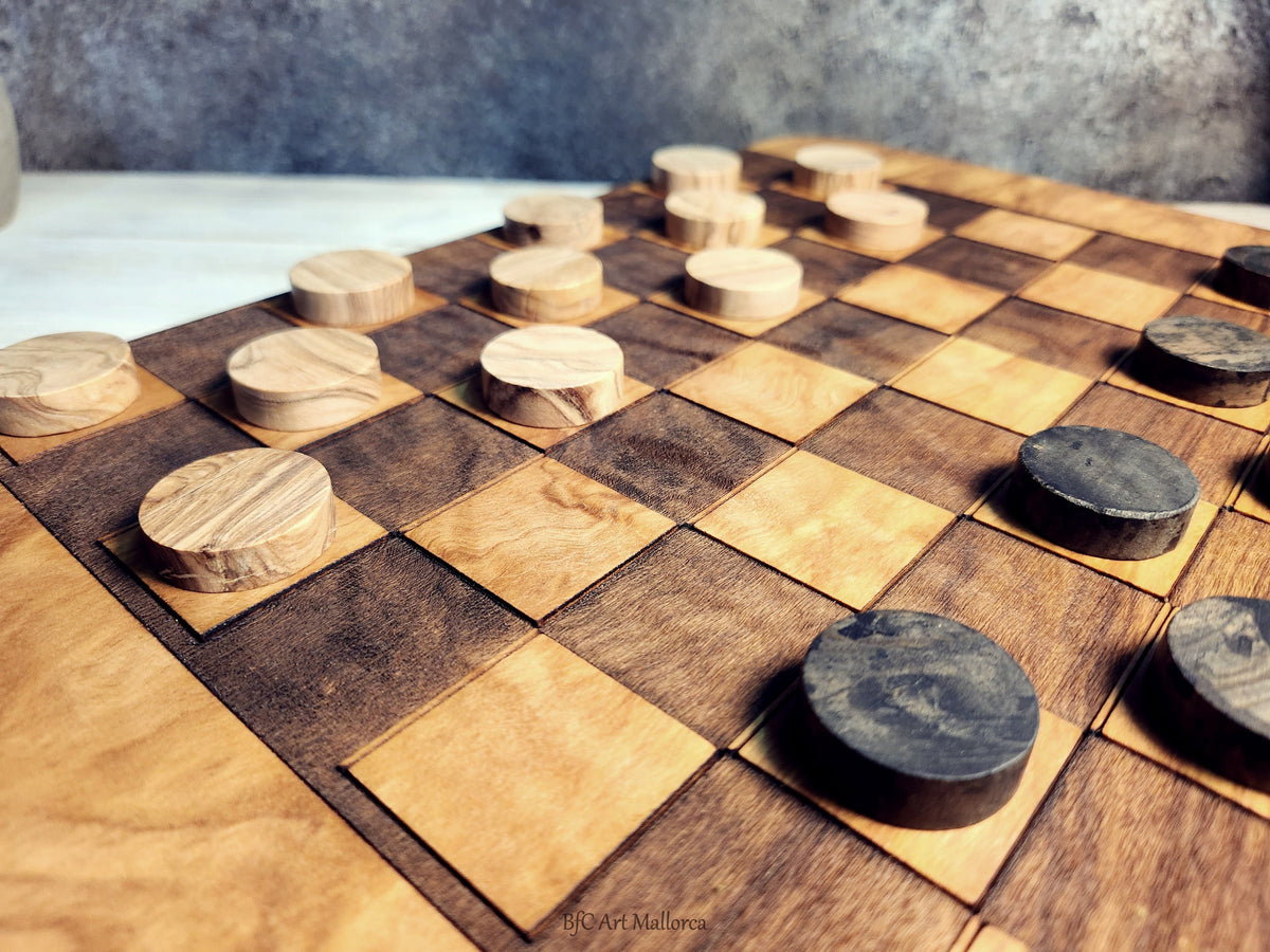 Rustic Olive Wood Chess Set: Handcrafted Game Board & Decor
