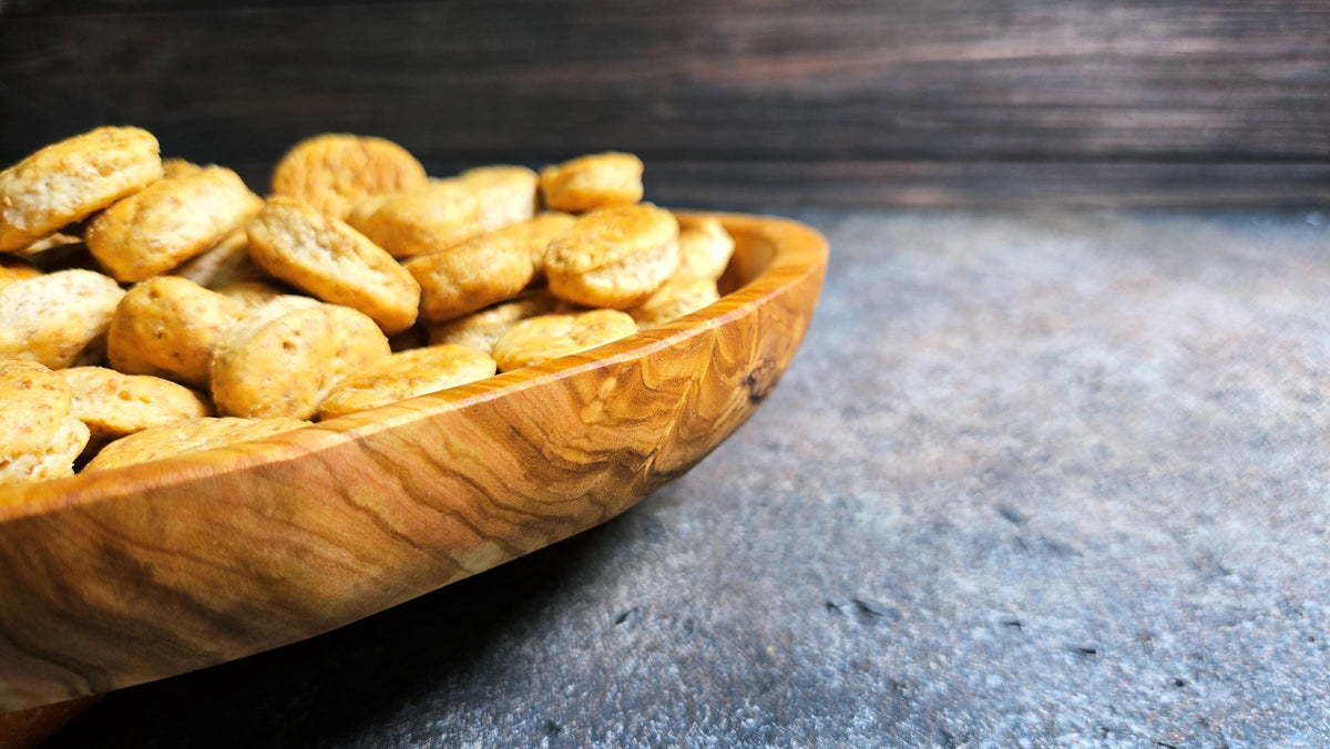 Customizable olive wood plate