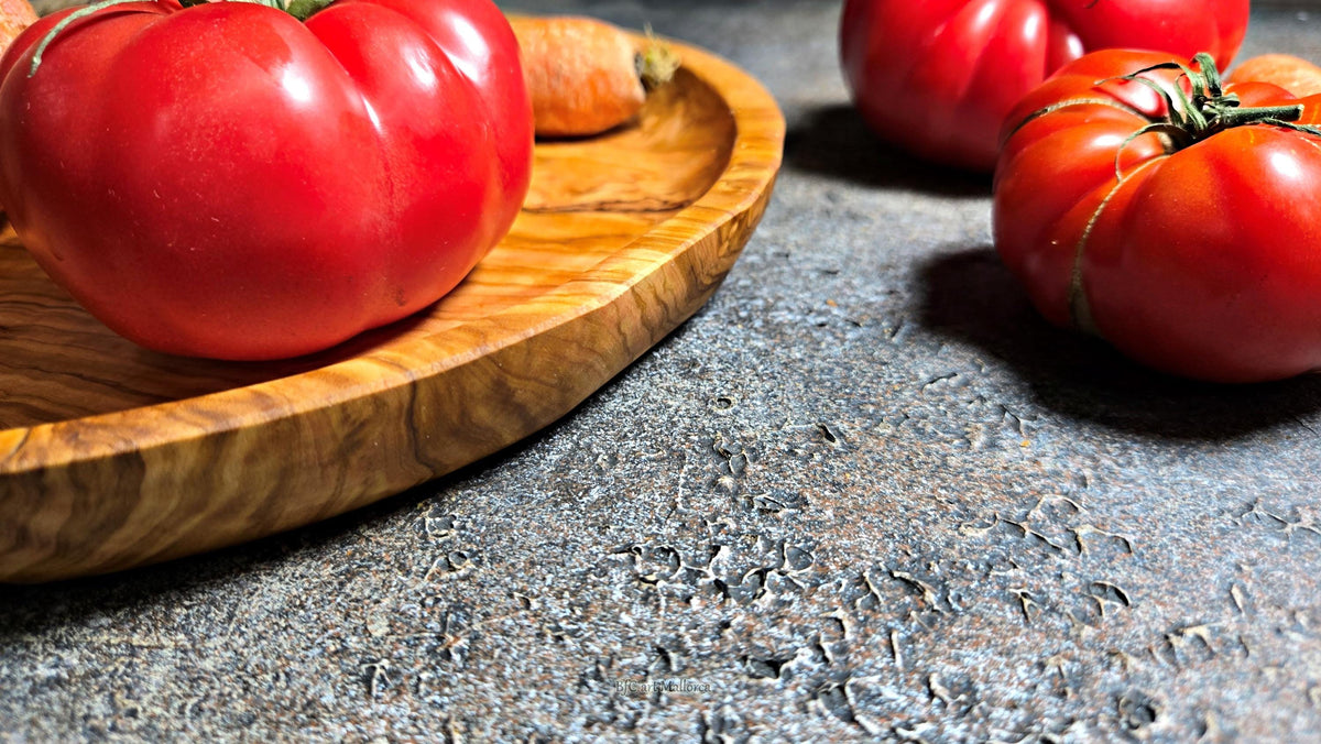 Customizable olive wood plate