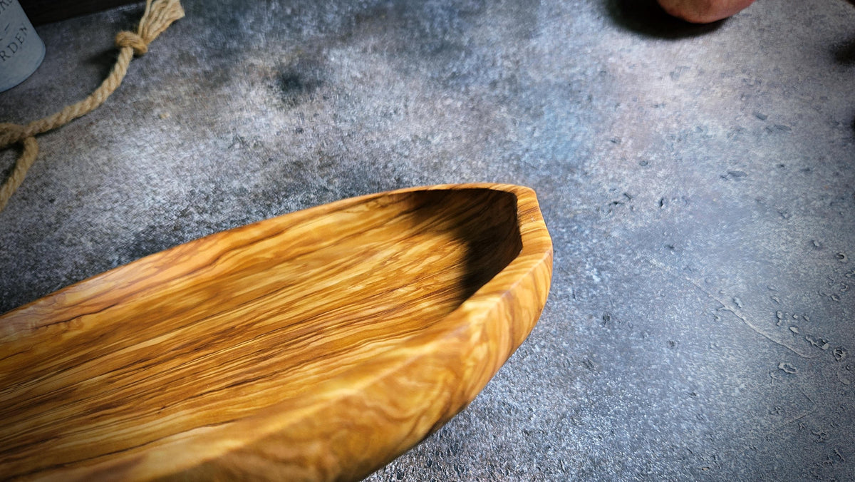 Customizable olive wood plate