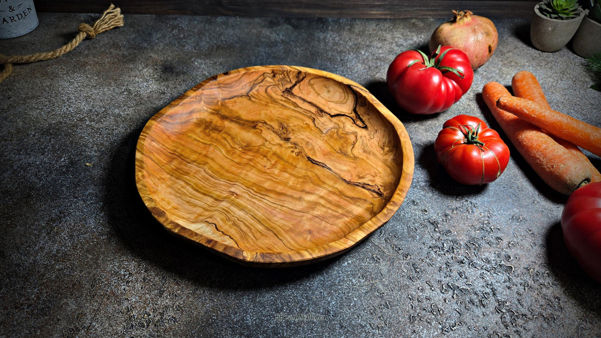 Customizable olive wood plate
