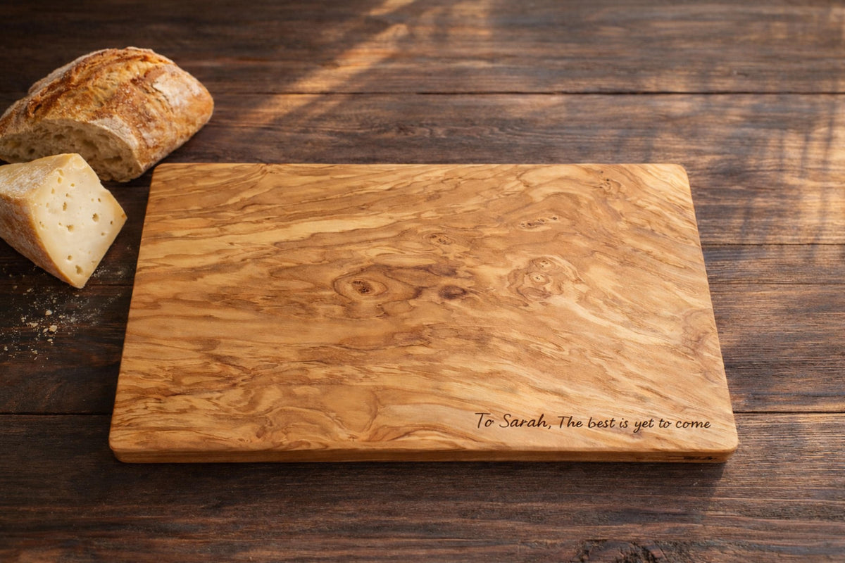 Customizable olive wood chopping board, ideal for wedding gifts, new home, birthdays, etc.