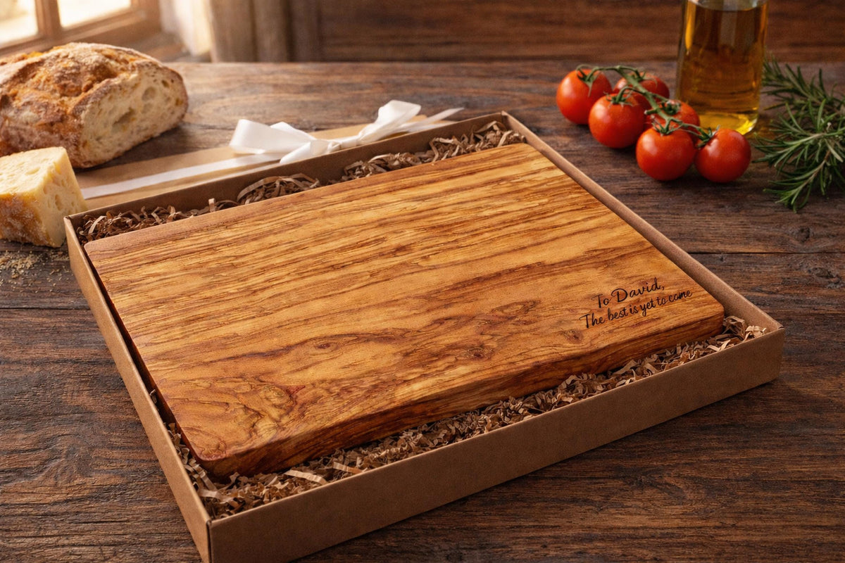 Customizable olive wood chopping board, ideal for wedding gifts, new home, birthdays, etc.