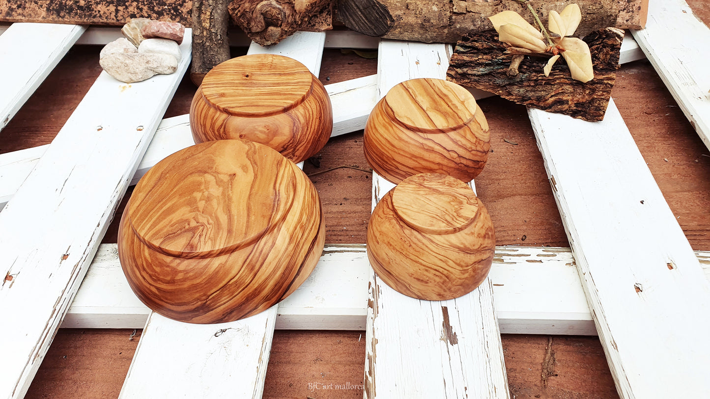 Set of wooden bowls of different sizes, Snack Olive Wood Bowl and Small Fruit, Medieval Bowl Wedding Table Decoration, Mid Century Wood Tray