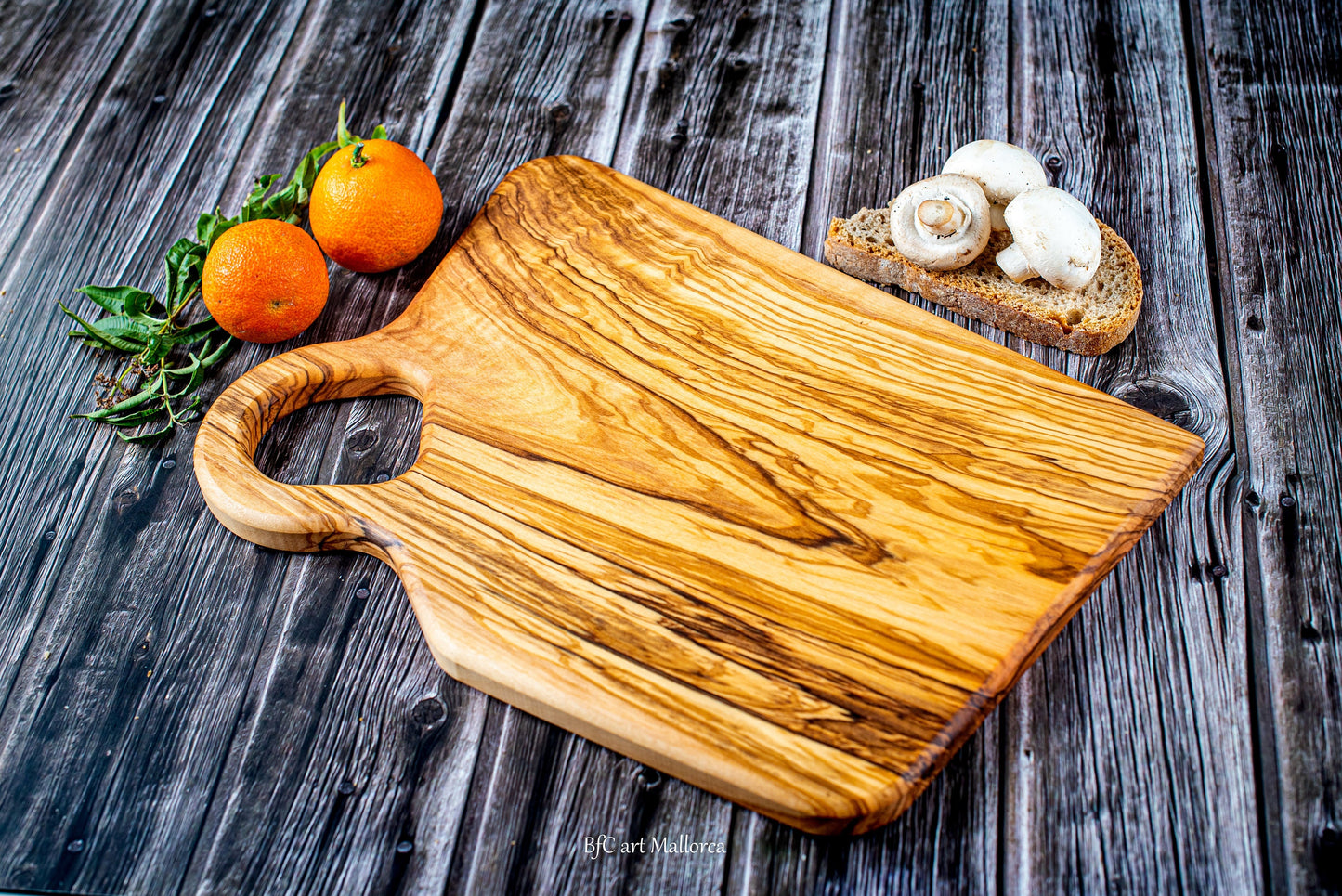 Cutting Board With Handle Olive Wood, Cutting Boards Mallorca design, Olive Wood Cutting Board for Meat And Cheese Tray, Bread Slicer, Cheese Board