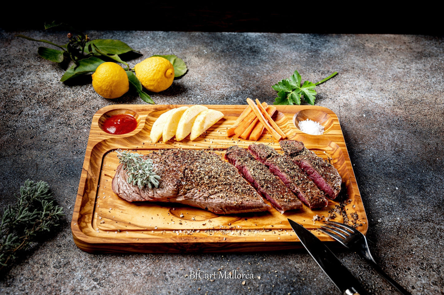Steak Plate for Meat and Barbecues, Steak and BBQ Meals Serving Board, Steak Plate with Juice Channel, Olive Wood Serving Plate, Grill Plate