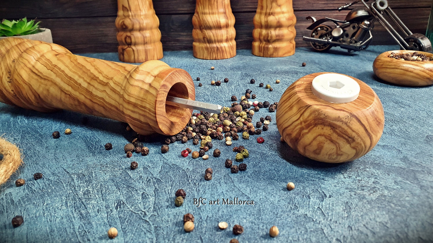 Pepper Grinder Olive Wood Handmade Pepper Mill for Grinding all kinds of Peppers and salt, Unique and traditional Pepper Mill Table Kit