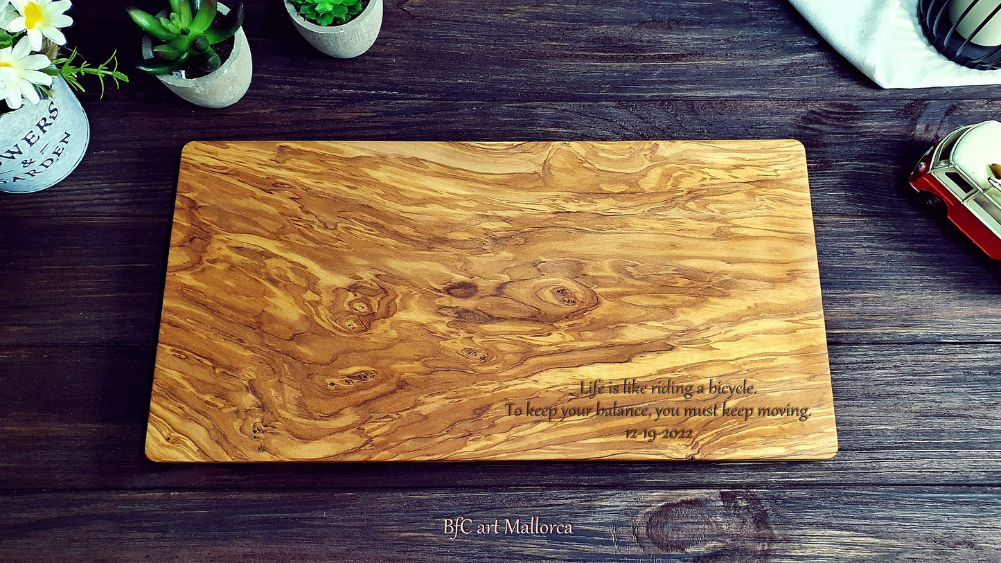 Customizable cutting board ideal for wedding gifts, birthdays, housewarming
