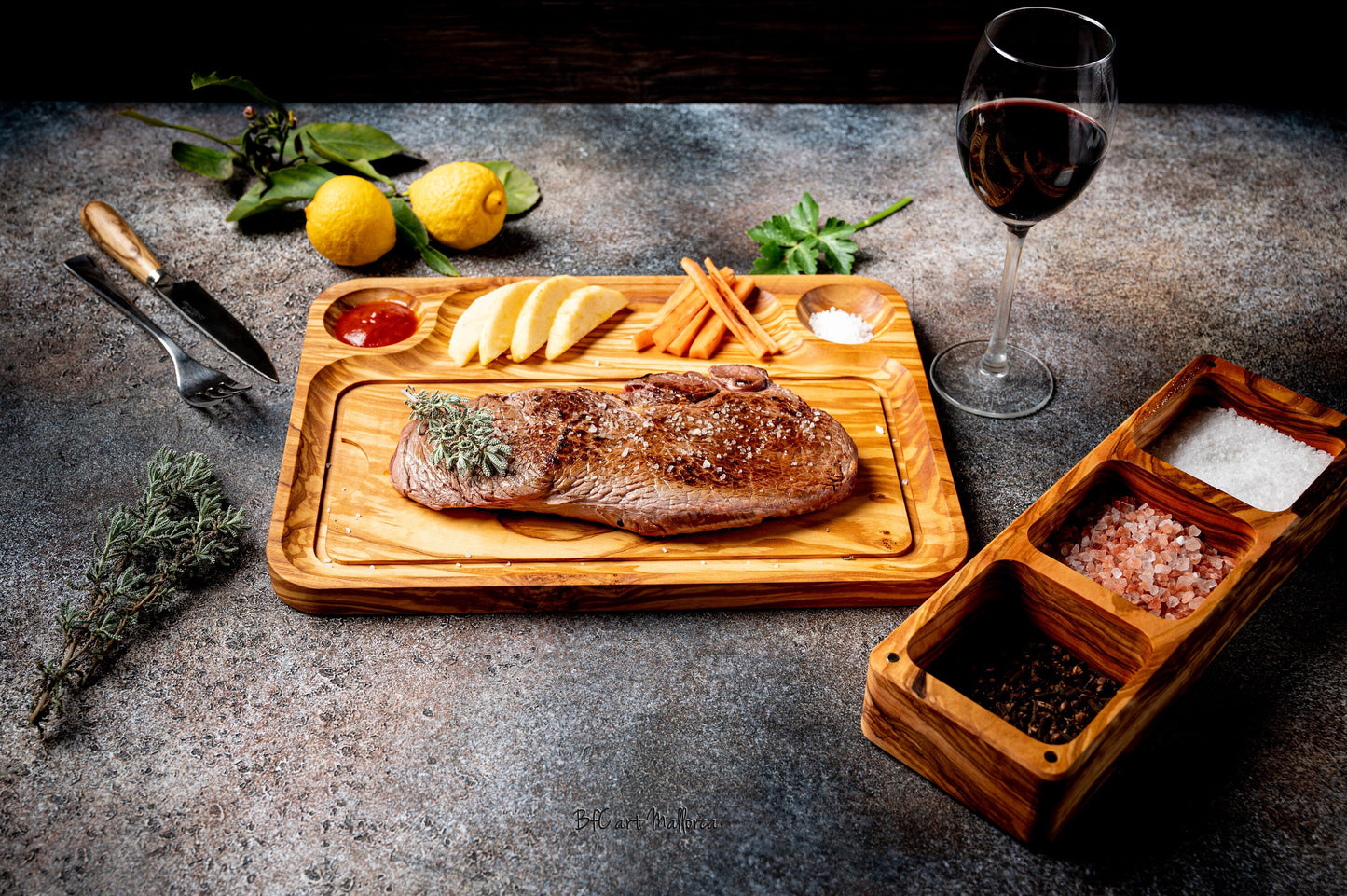 Personalized Steak Board for Meat and Barbecues Olive wood, Steak Plate with Juice Channel, Steak plate Personalized Serving and BBQ
