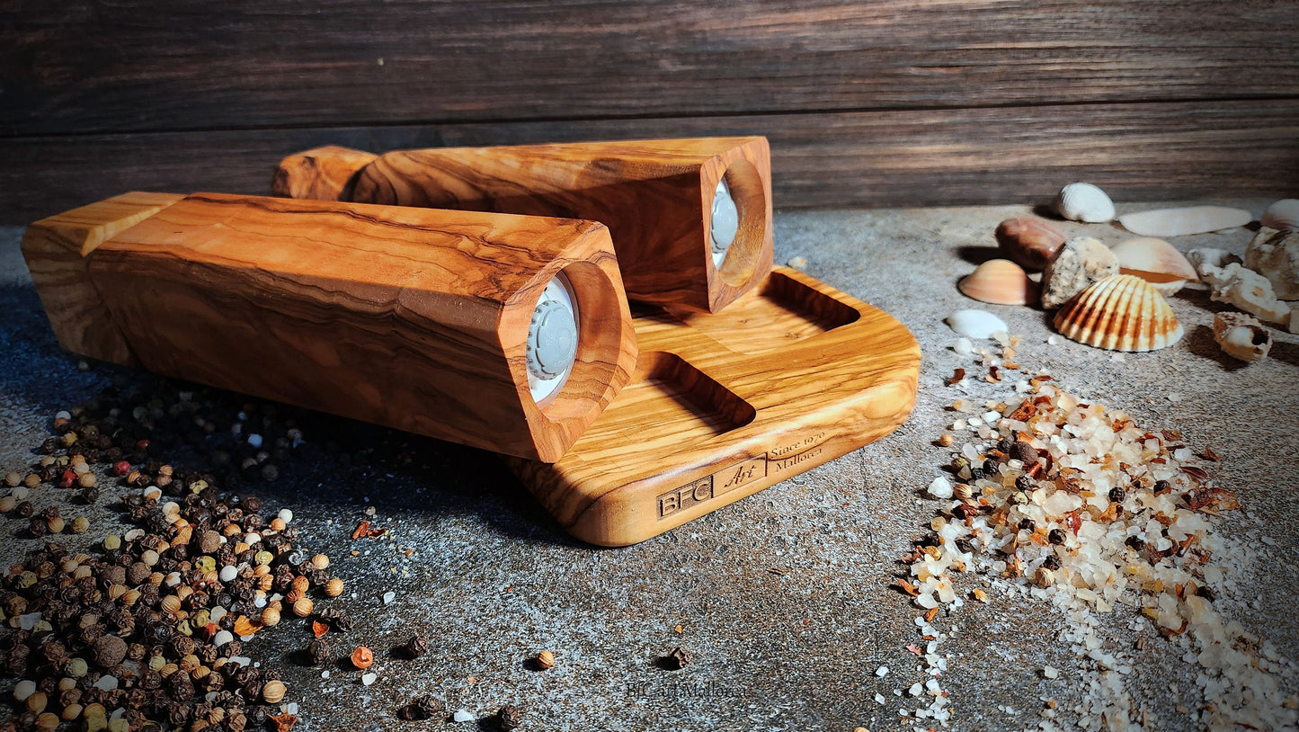 Salt and pepper grinder set handmade with base, Set of 2 Salt and Pepper of Olive Wood with ceramic mechanism and tray, Pepper mill Tray